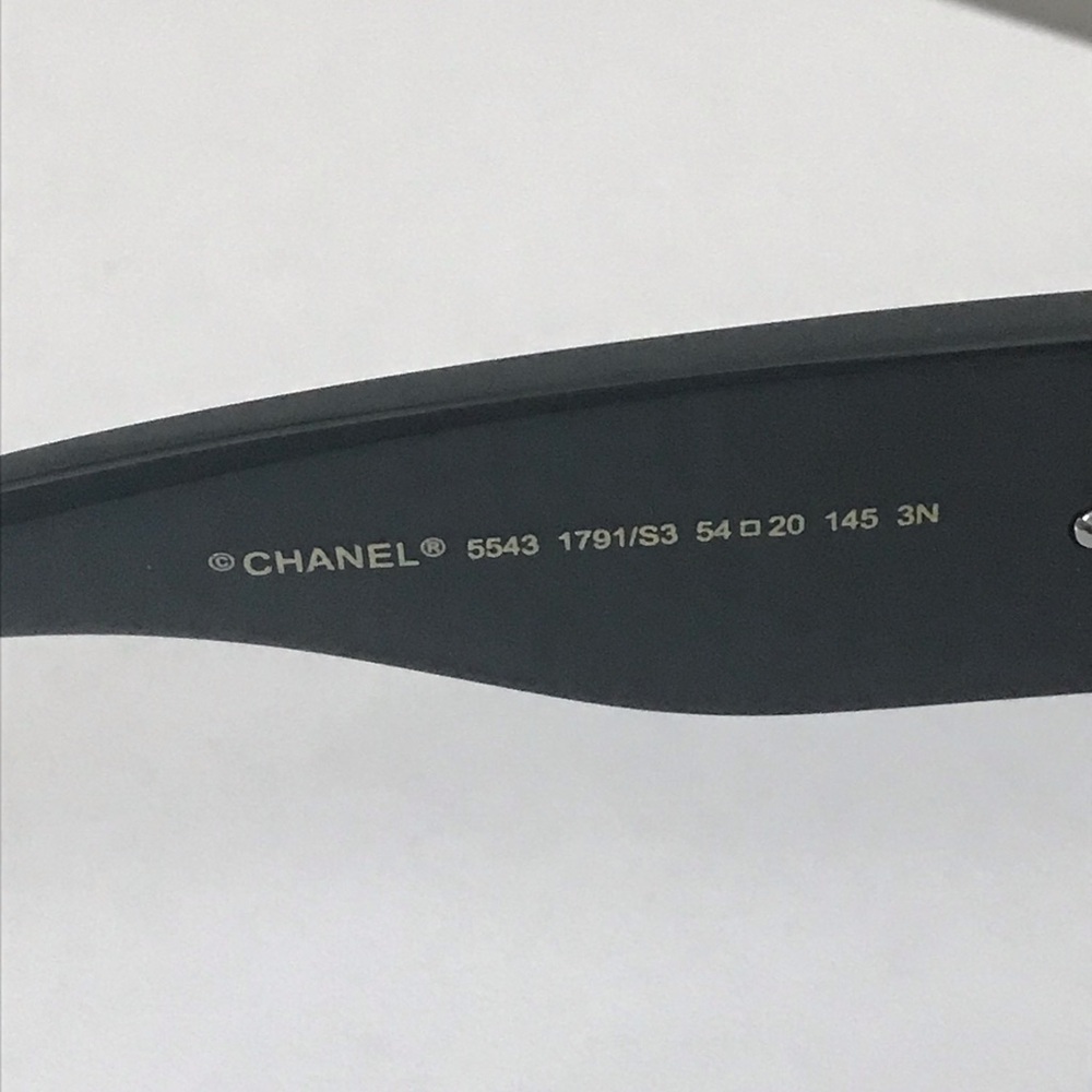 Chanel Oversized Black Sunglasses with Rotating Glass Pearls Accents - Picture 8 of 11